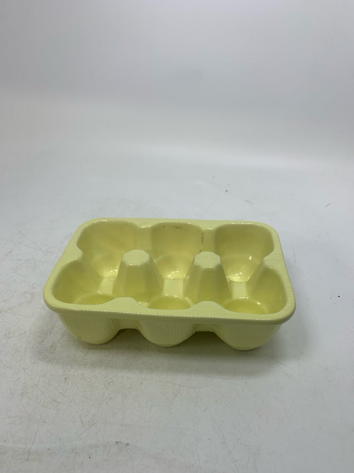 CERAMIC EGG CARTON 6 SLOTS.