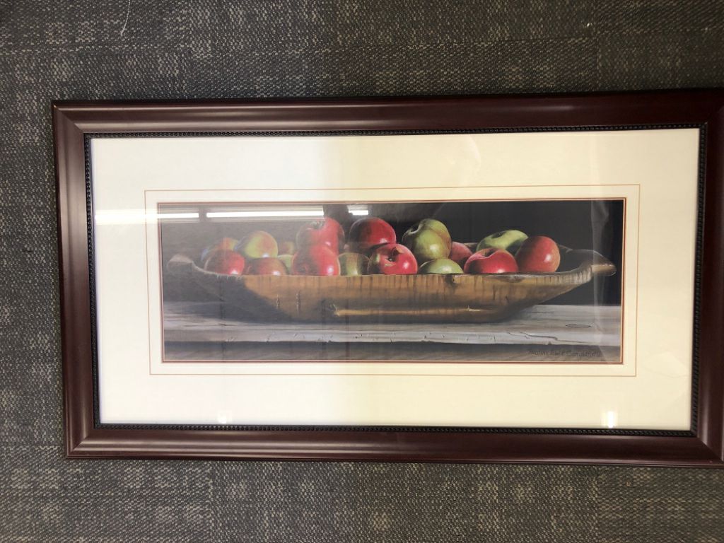 APPLE BOWL IN HEAVY WOOD FRAME.