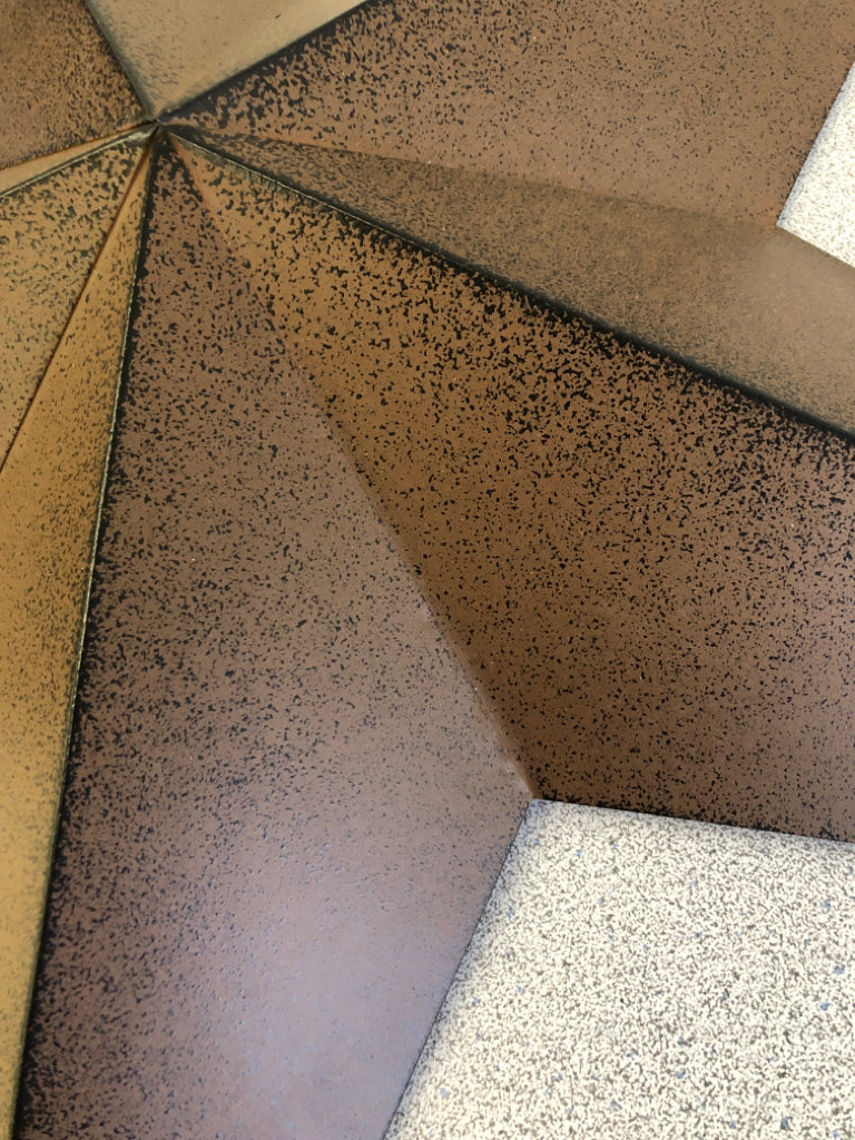 PRIMITIVE METAL STAR WALL DECOR.