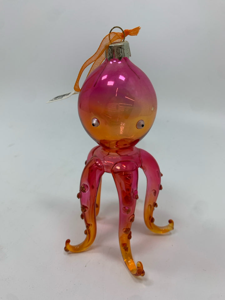 NWT OCTOPUS PINK GLASS ORNAMENT - PIER 1.