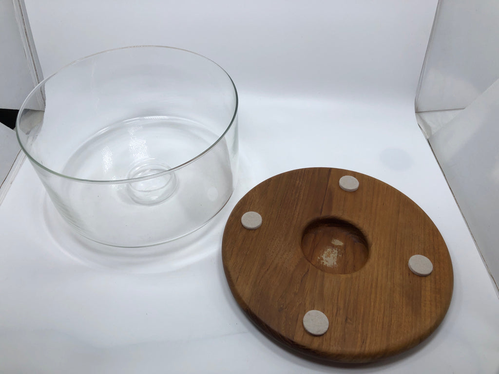 WOOD SERVER W/GLASS DOME.