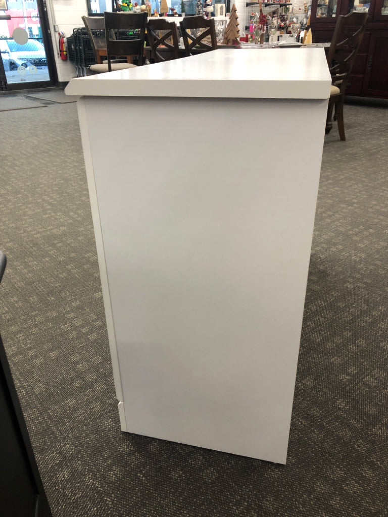 WHITE 3 DRAWER DRESSER W CABINET.