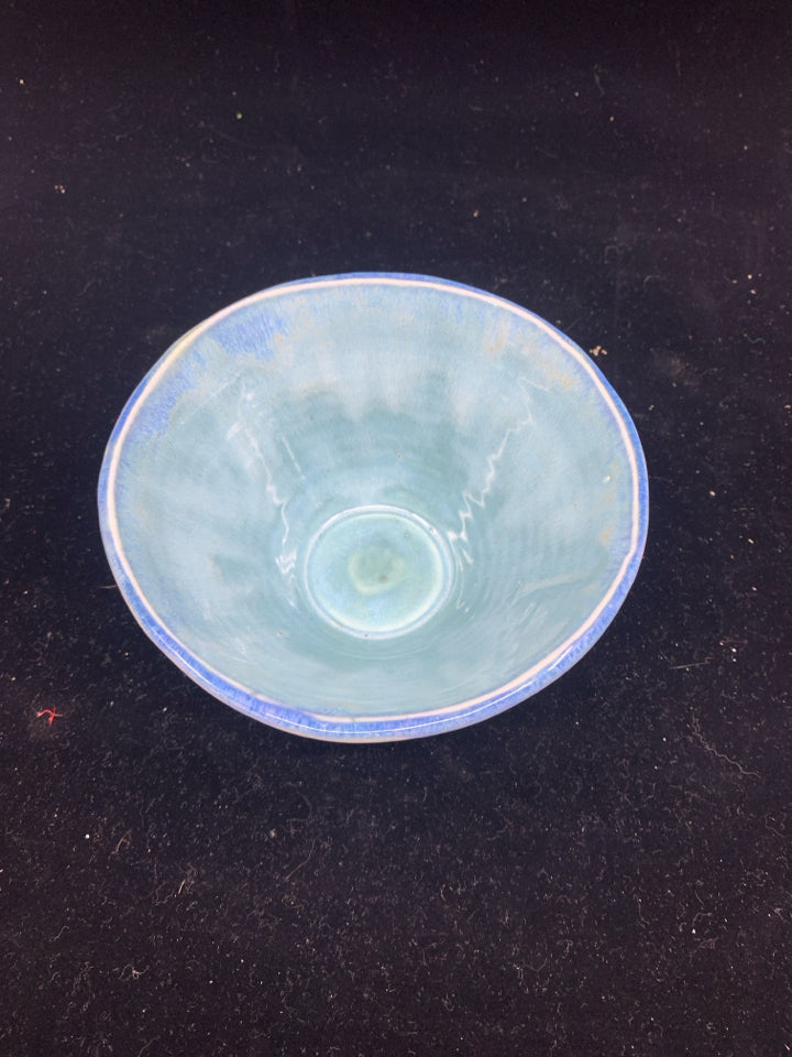 SMALL BLUE POTTERY BOWL.