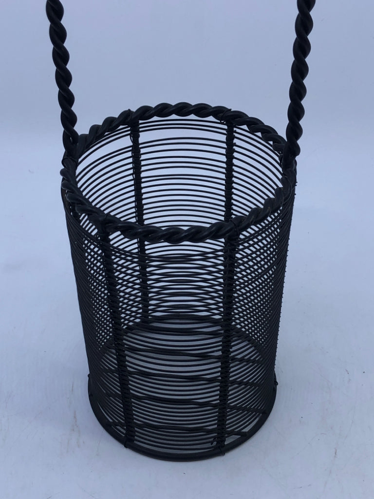 TALL BLACK METAL BOTTLE BASKET.