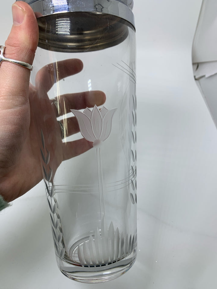 VTG LARGE ETCHED WHEAT GLASS MIXER W/ METAL TOP.