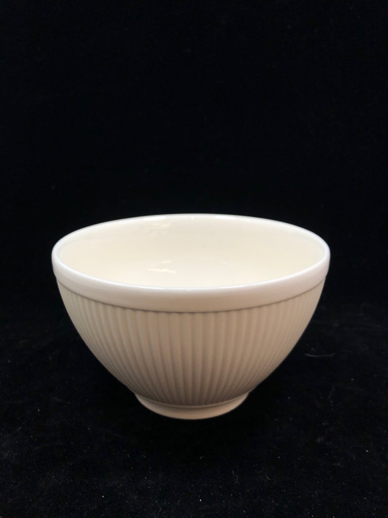 WEDGWOOD RIBBED CERAMIC BOWL.