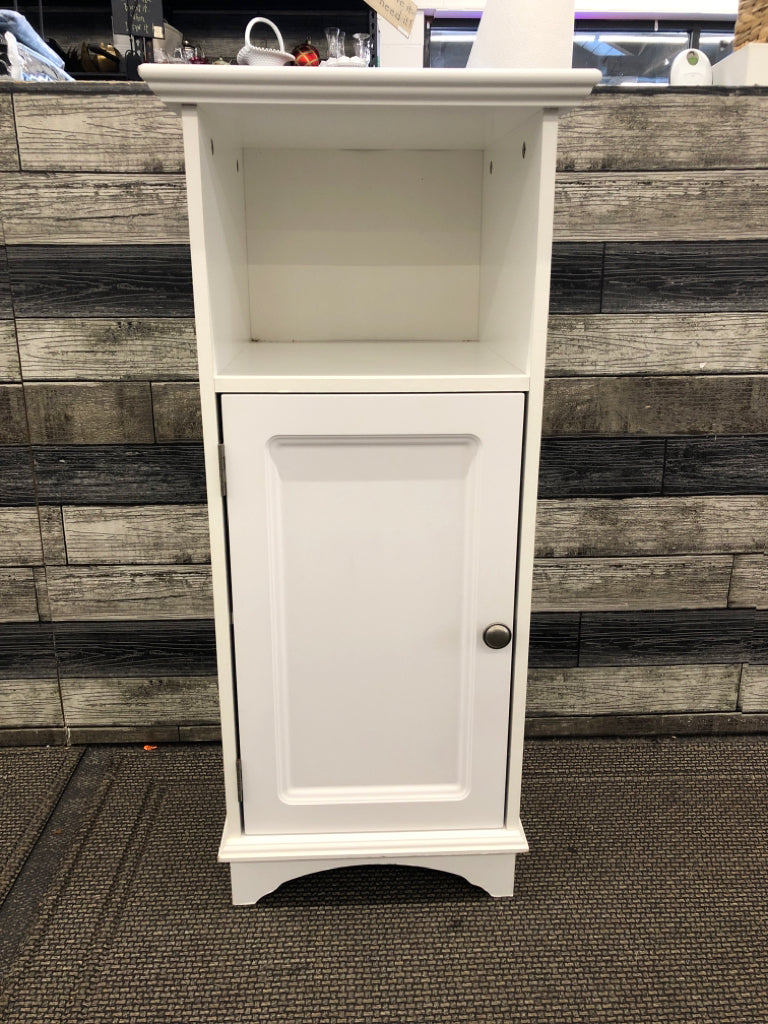 WHITE STORAGE W CABINET.