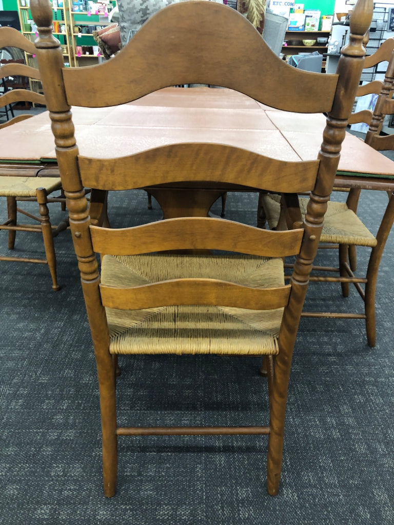 VTG STYLE LIGHT-WOOD DINING ROOM TABLE W/LEAF & 6 CHAIRS.