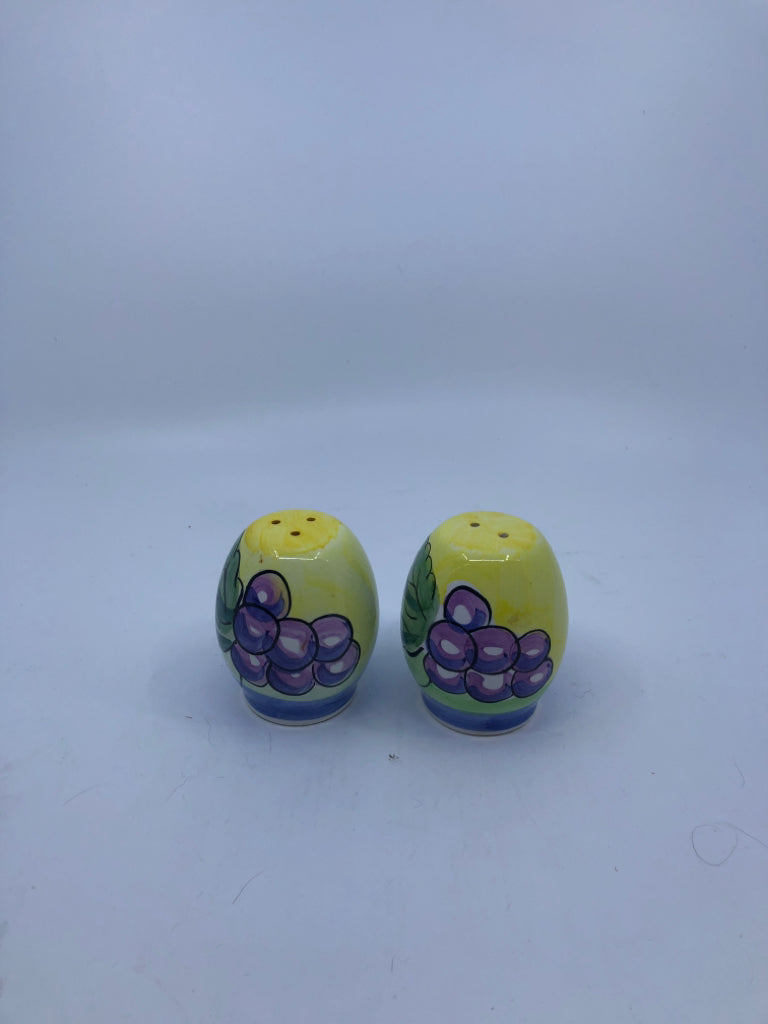 YELLOW GRAPE PAINTED SALT AND PEPPER SHAKERS.