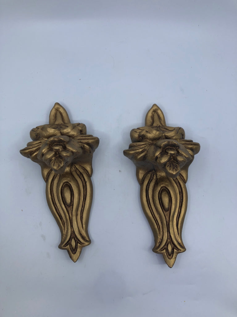 2 GOLD WALL SCONCES.