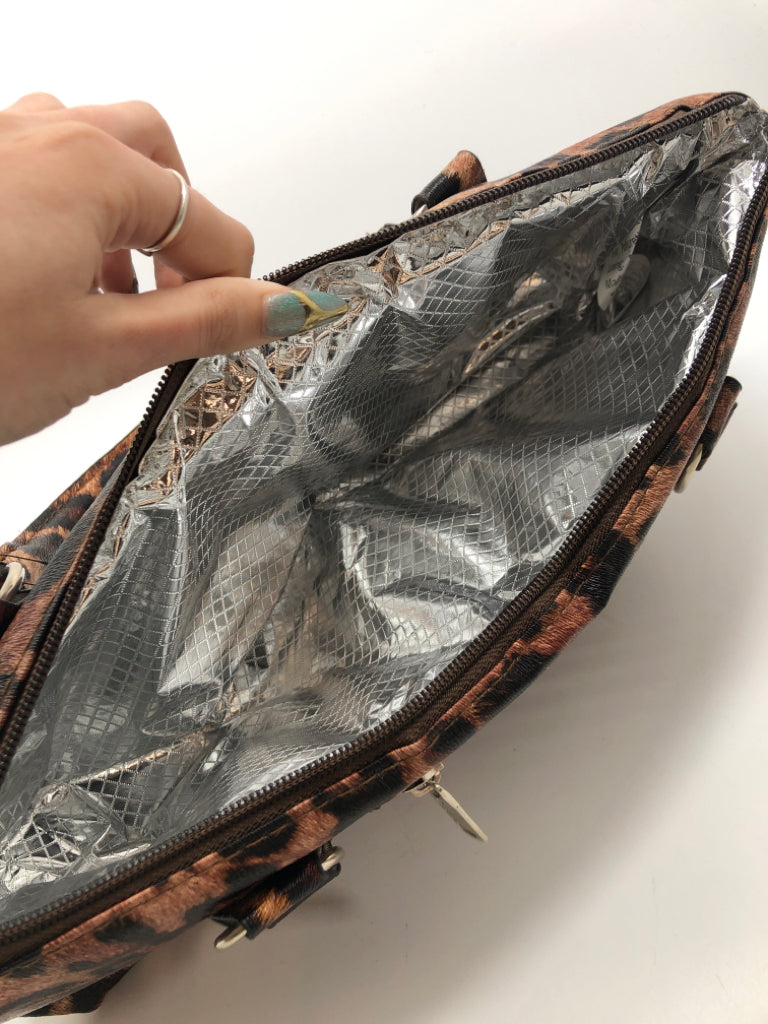 NWT CHEETAH PRINT WINE COOLER CLUTCH.