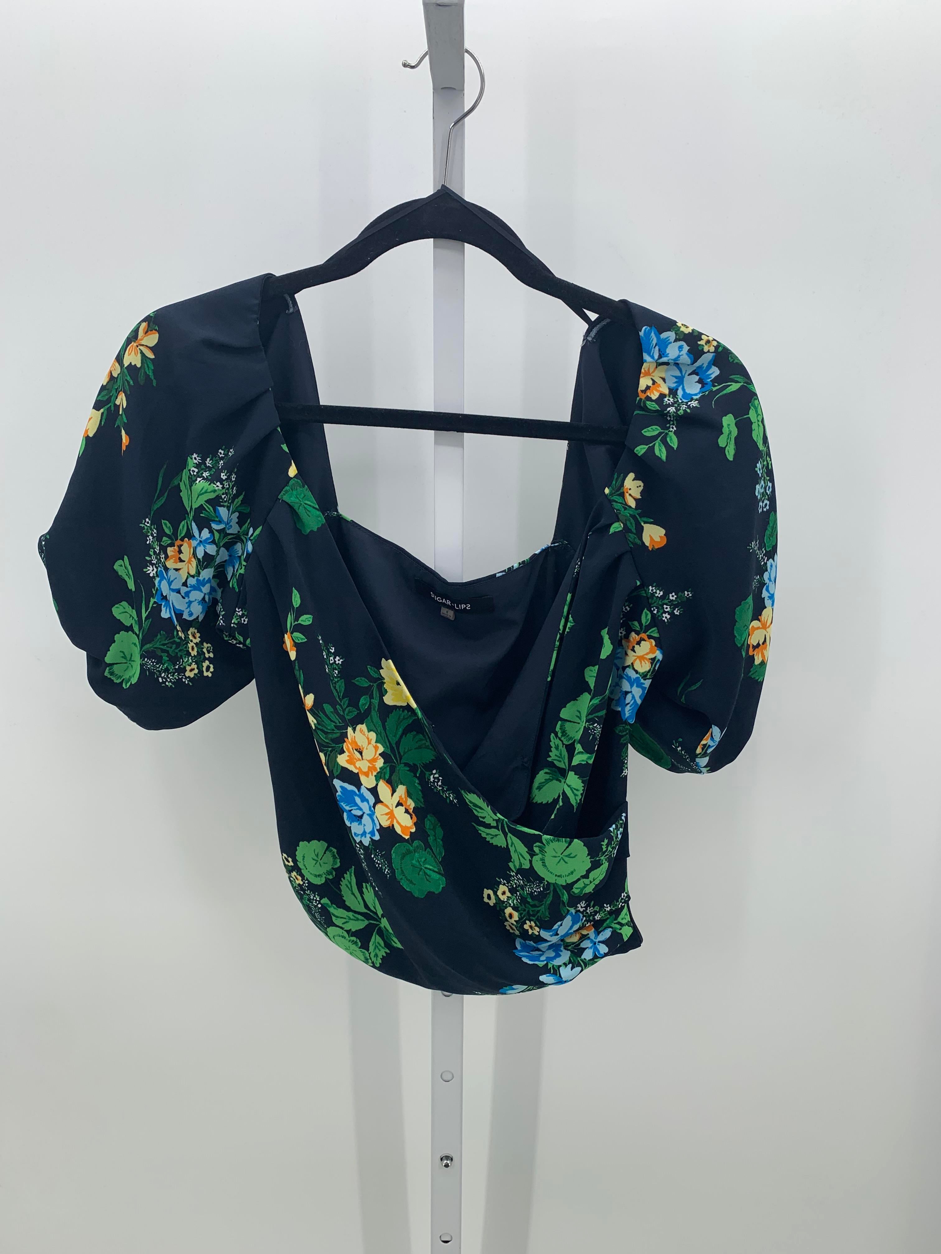 Size Small Juniors Short Sleeve Shirt