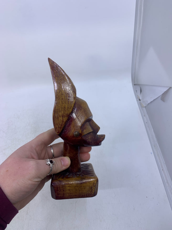 WOOD CARVED HEAD W/ HEAD DRESS FOLK ART.