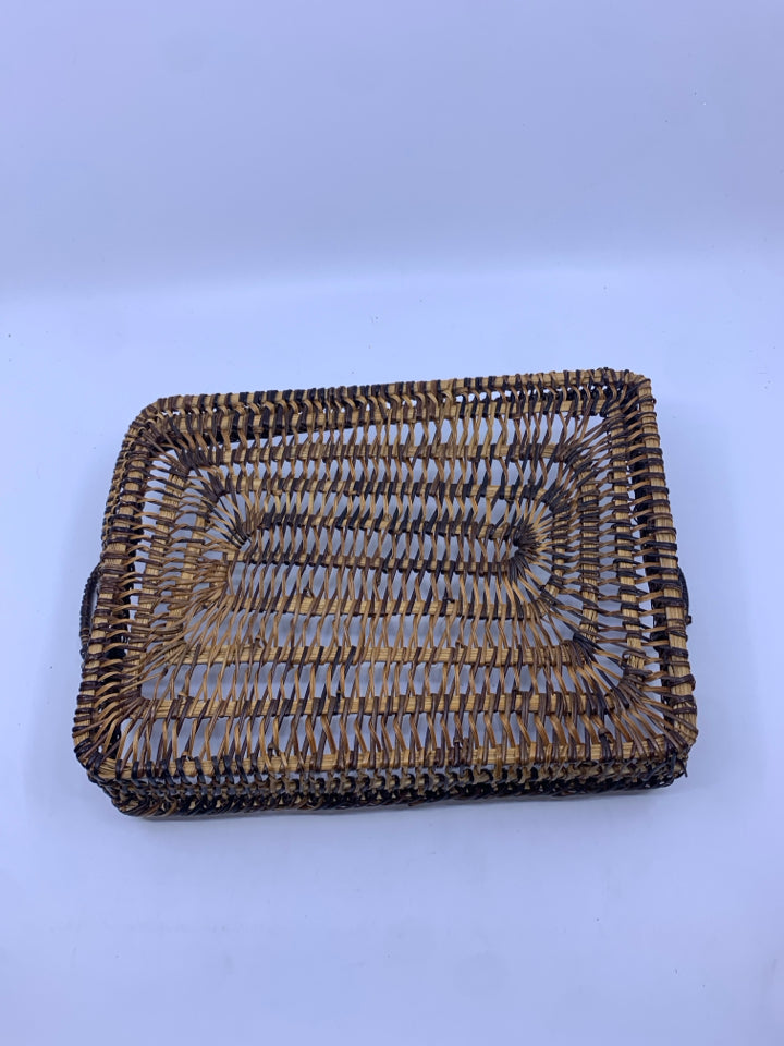 TWO TONE WICKER BASKET W HANDLES.