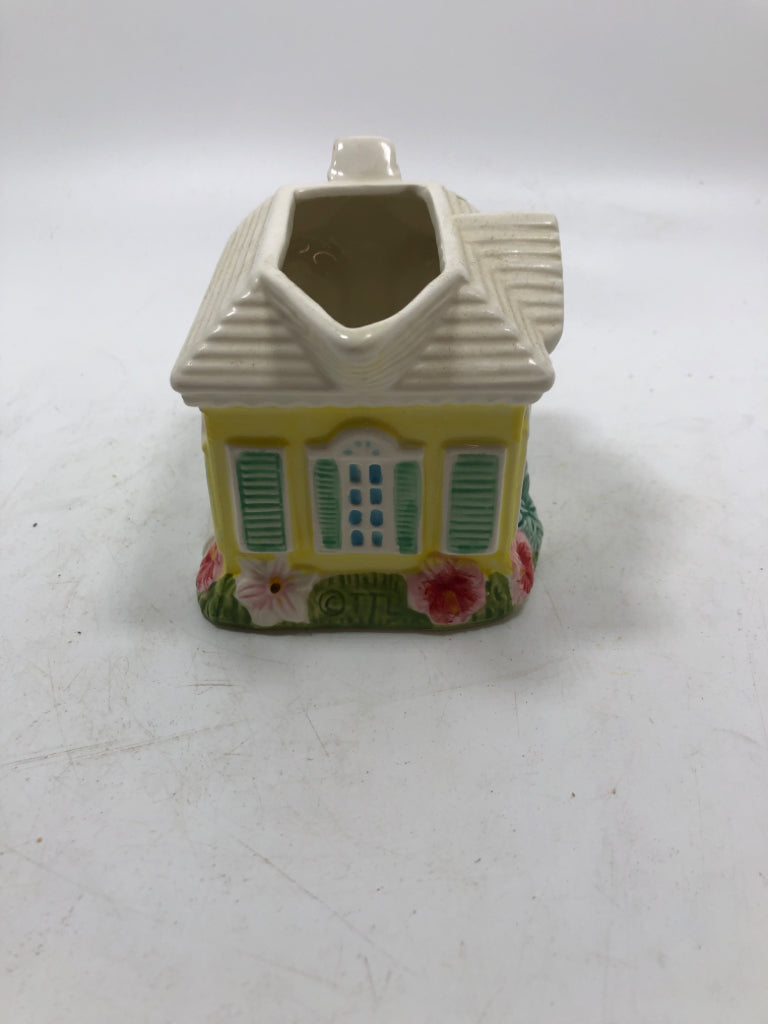 YELLOW COTTAGE W/PLANTS CREAMER.