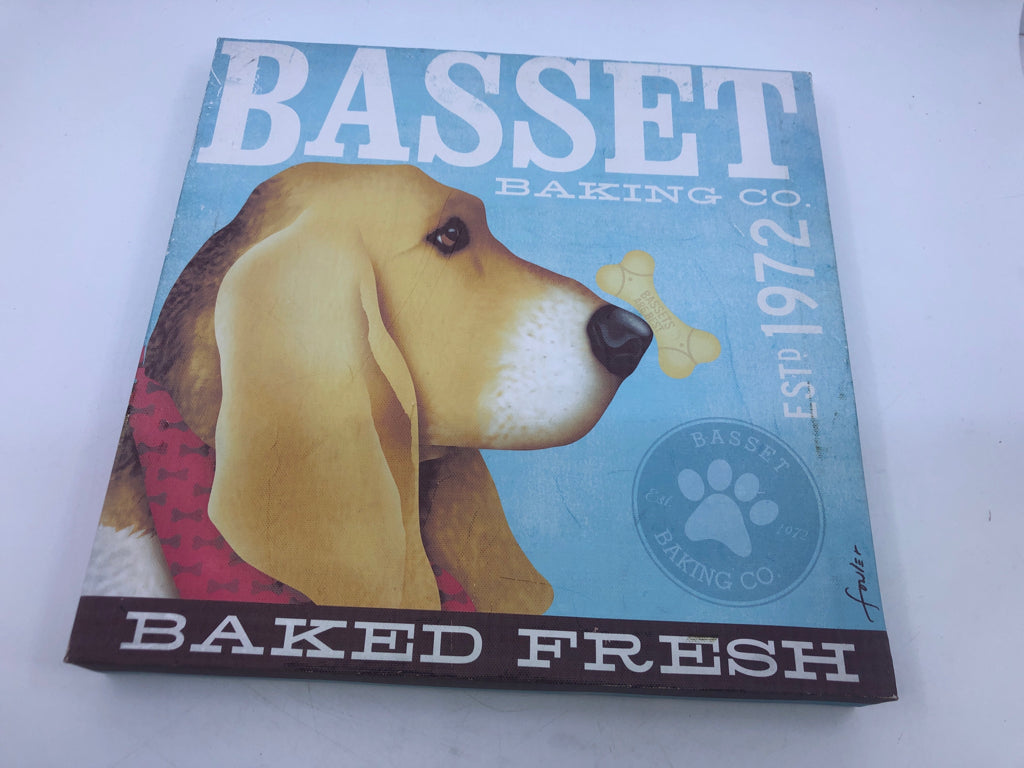 BASSETT HOUND CANVAS WALL ART.