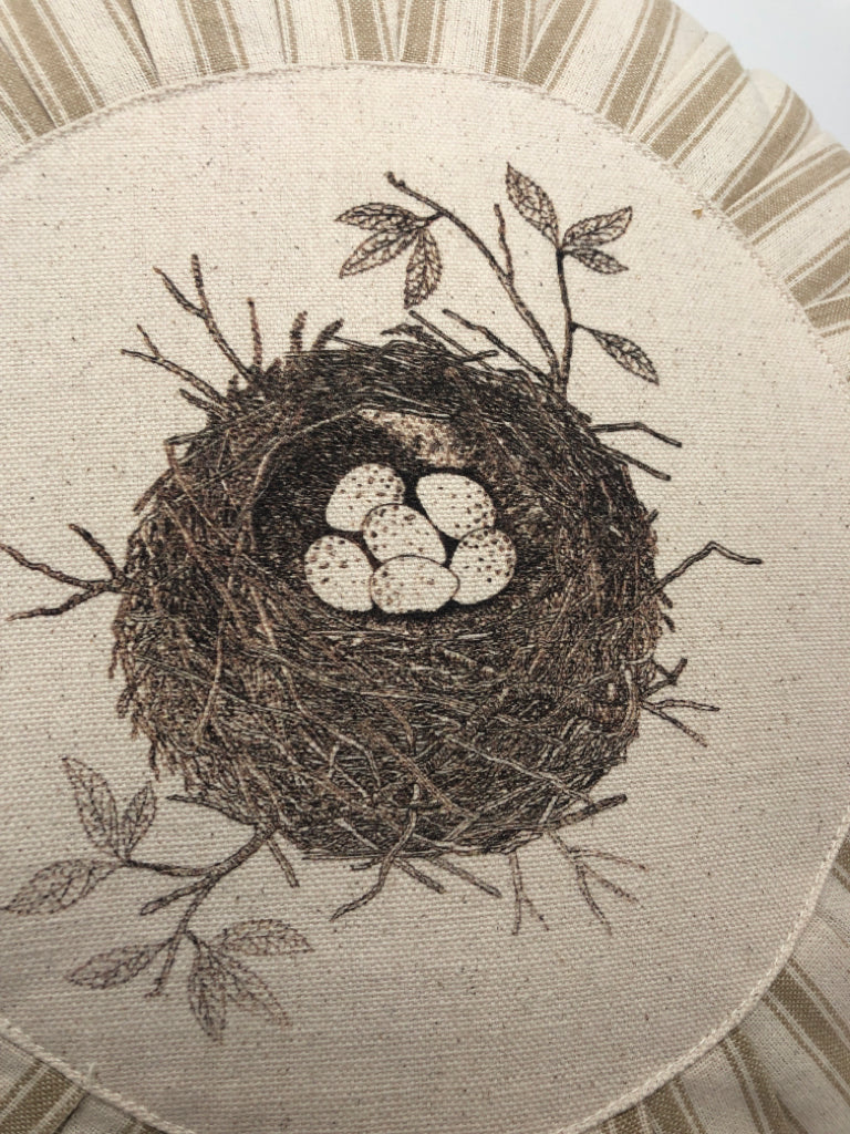 MINIMALIST BIRD NEST ROUND PILLOW.