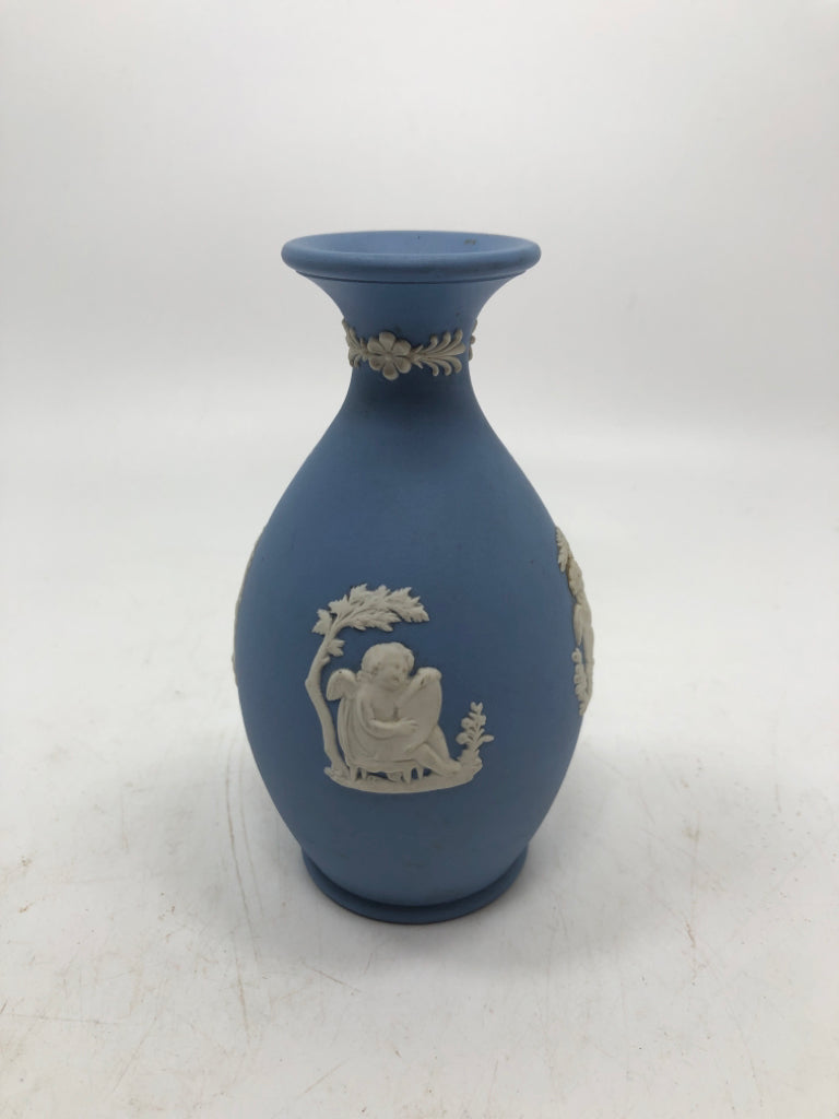 SM BLUE JASPERWARE WEDGWOOD VASE.