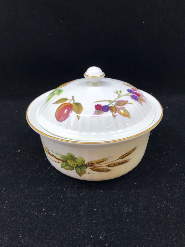 VTG FRUIT PATTERN CASSEROLE DISH W LID.