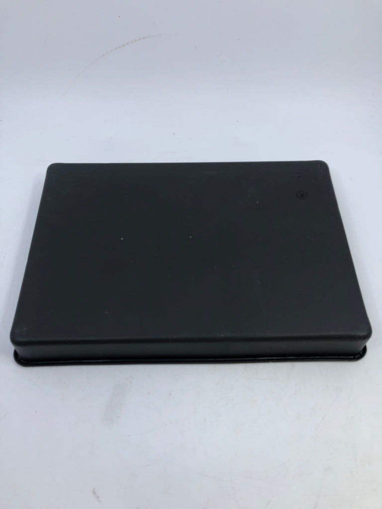 BLACK SILICONE DRAWER ORGANIZER.