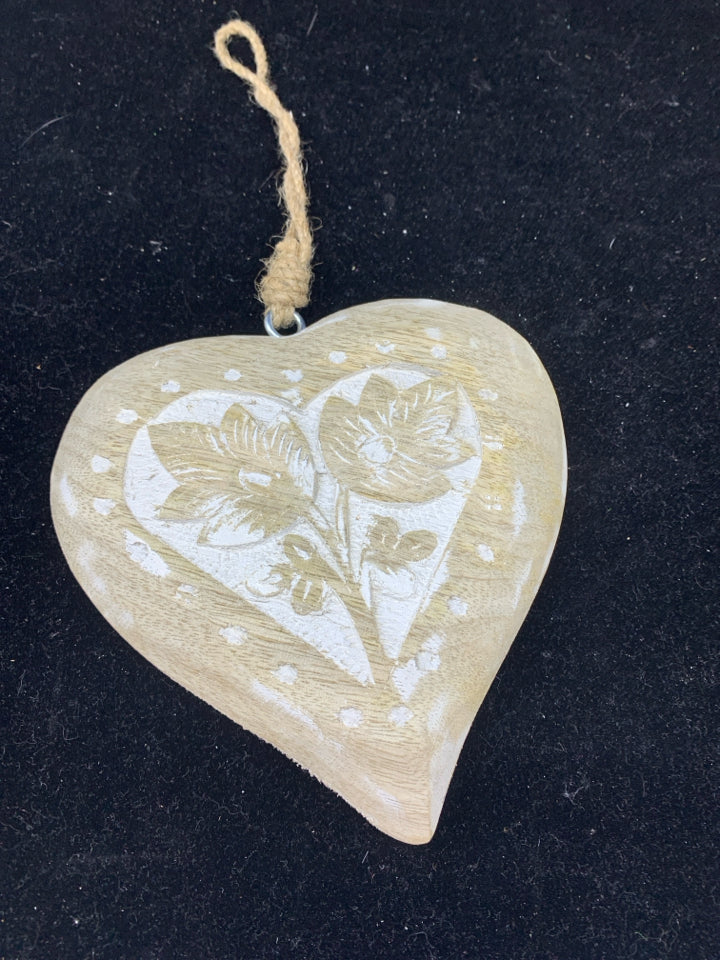 WOOD CARVED WHITE WASHED HEART W/ FLOWERS.