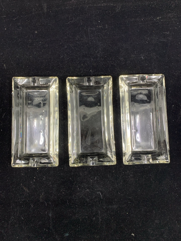 3 GLASS RECTANGLE ASH TRAYS.