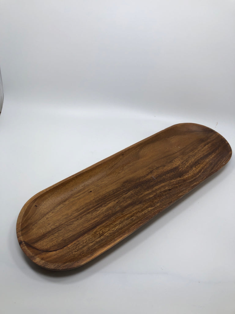 OVAL WOOD TRAY.