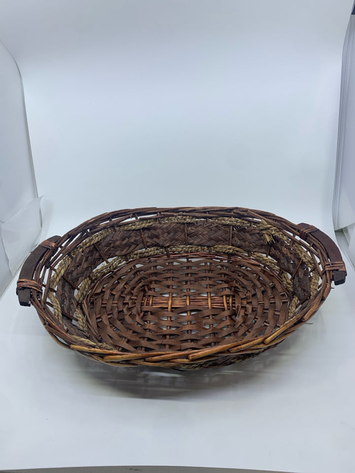 2 TEXTURED DARK OVAL BASKET W WOOD HANDLES.