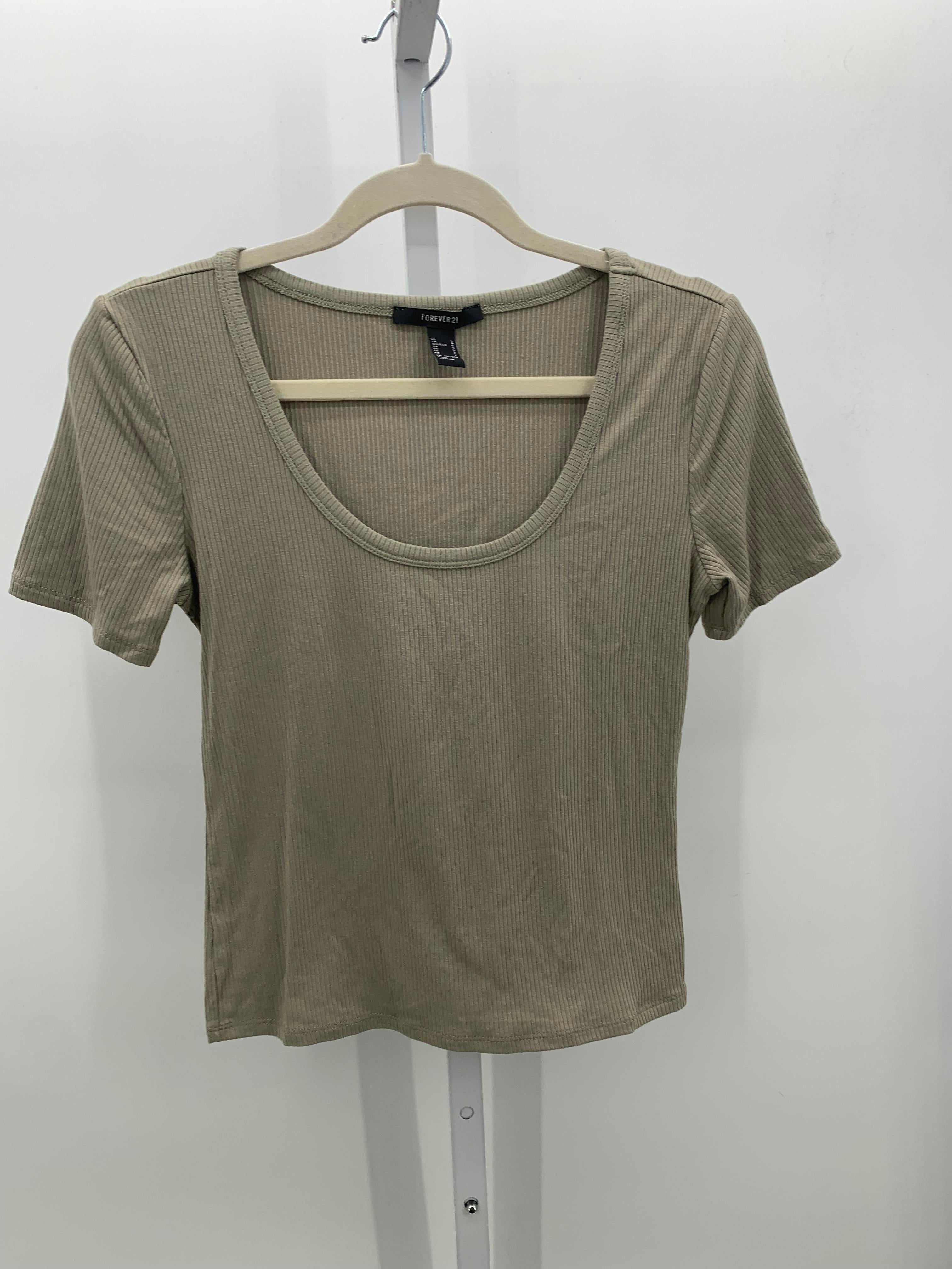 Forever 21 Size Large Juniors Short Sleeve Shirt