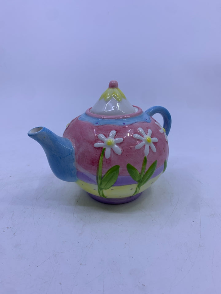 PINK/BLUE WHITE FLOWERS TEAPOT.