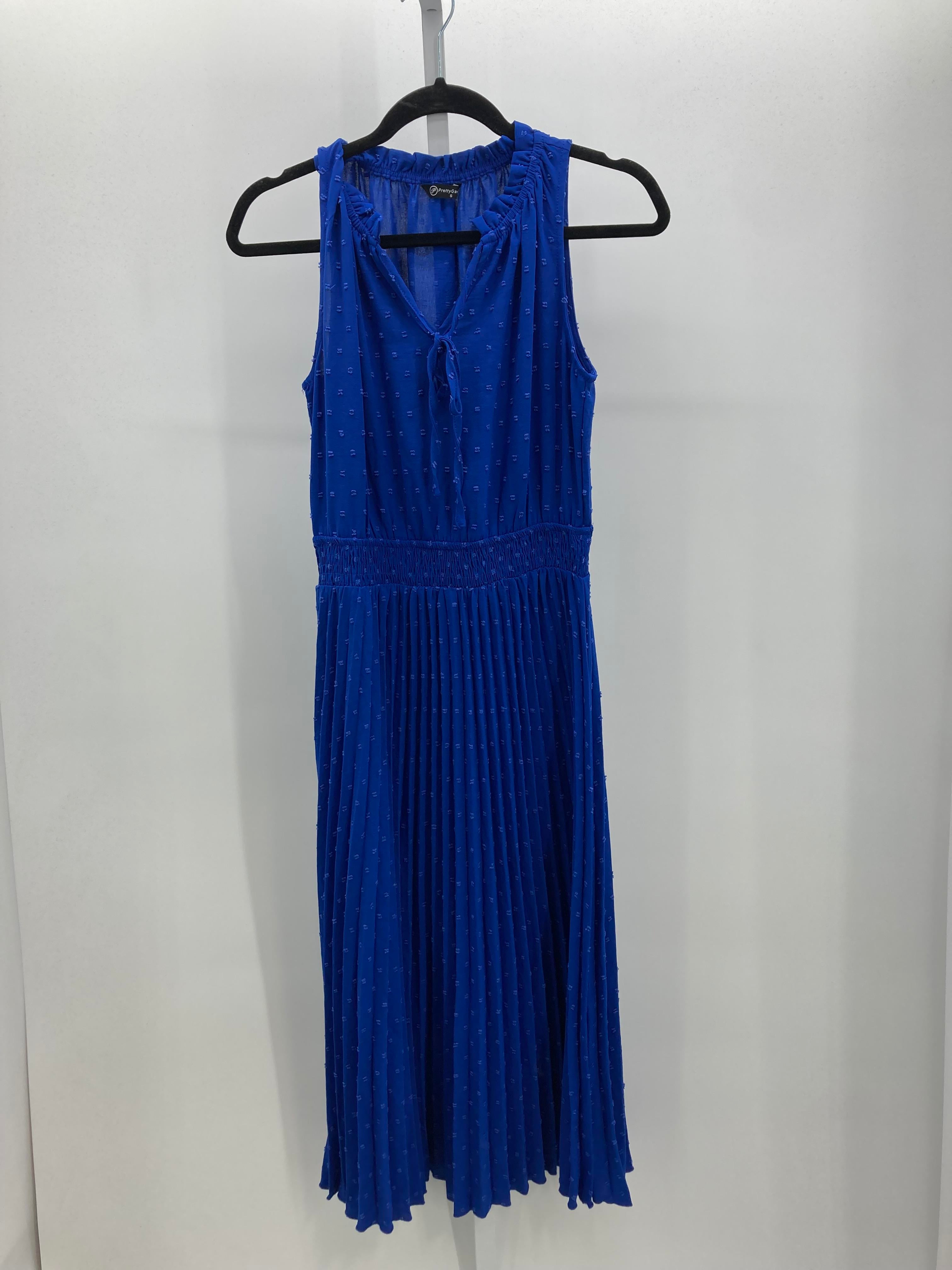 Size Small Juniors Sleeveless Dress