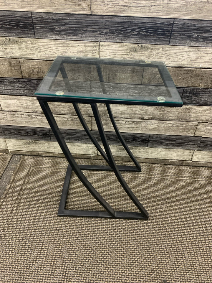 SMALL BLACK METAL GLASS TOP TV TABLE.