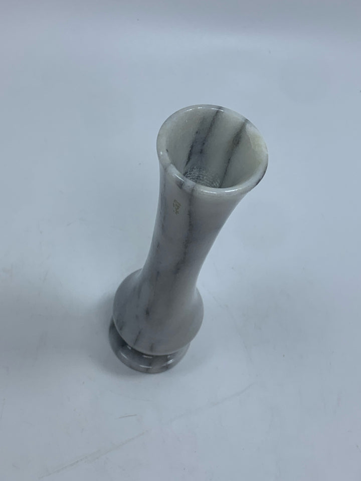 WHITE MARBLE BUD VASE.