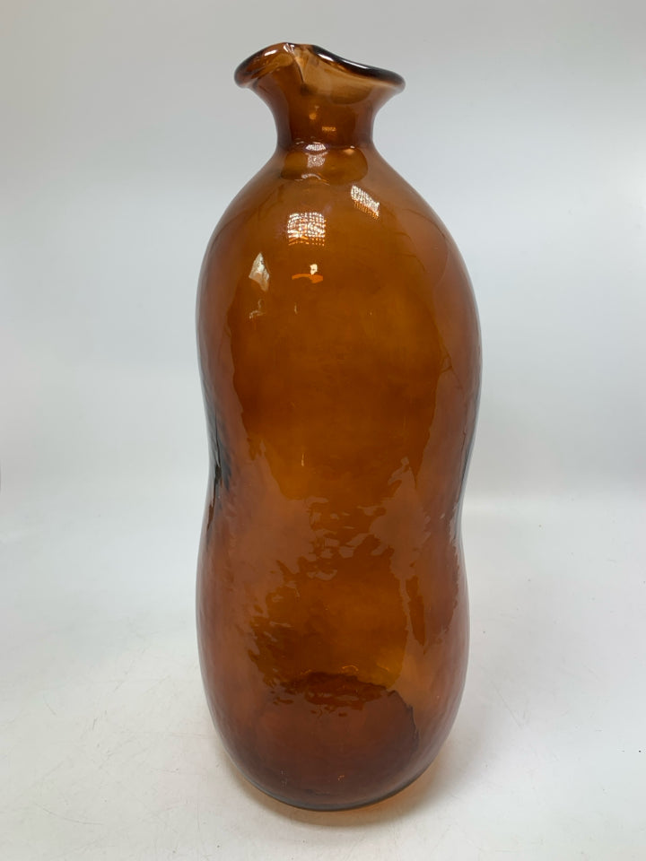 LARGE GLASS UNEVEN SHAPE VASE.