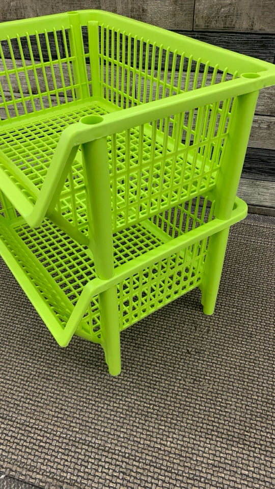 GREEN 2 TIER STORAGE BASKET.