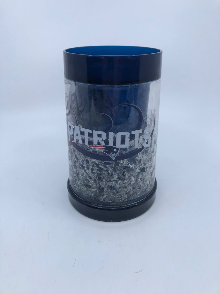 PATRIOTS MUG W/ICE CUBES.