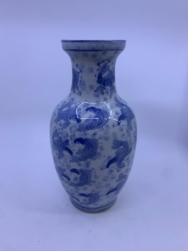BLUE AND WHITE KOI FISH PATTERN VASE.
