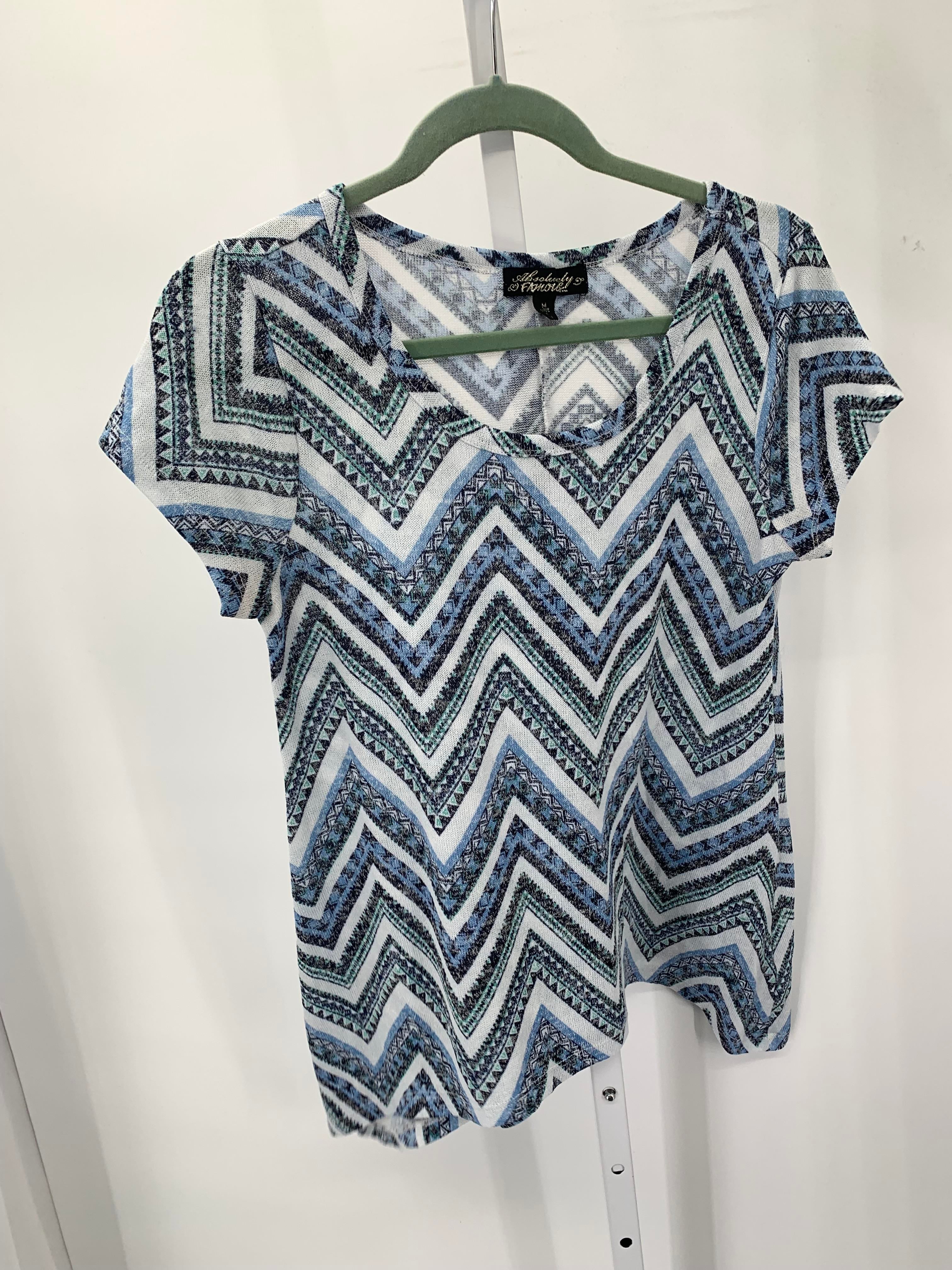 Size Medium Juniors Short Sleeve Shirt