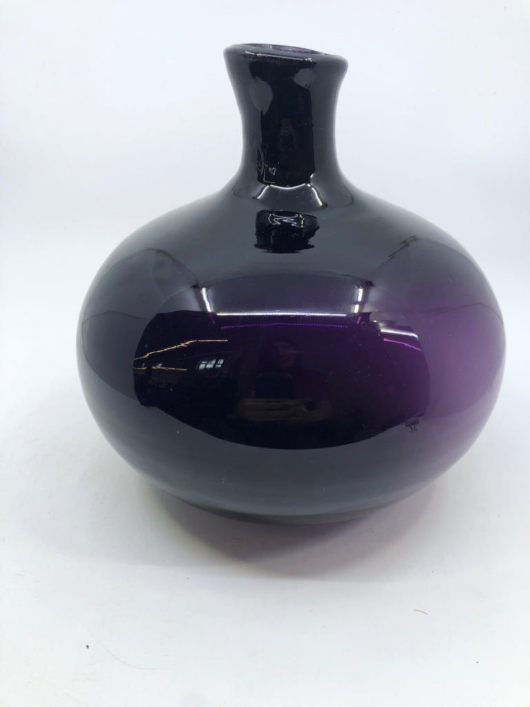 DARK PURPLE GLASS VASE W/ SHORT NECK.