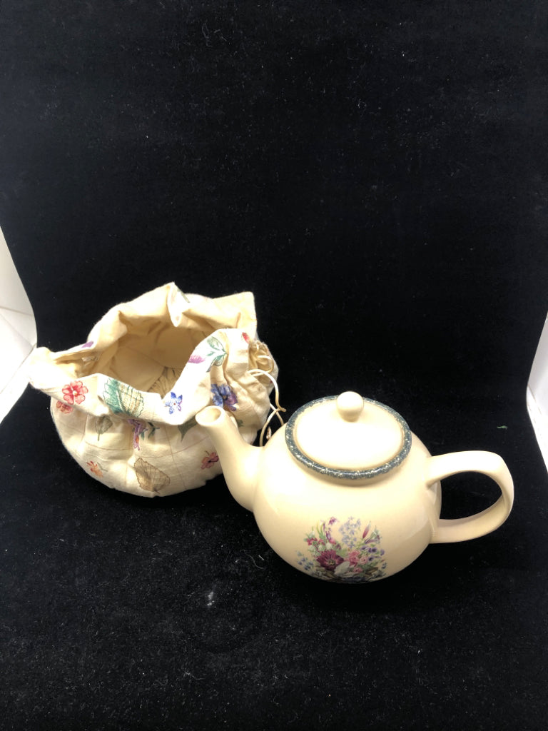 CREAM FLORAL TEAPOT W LEAF PATTERN TEAPOT COZY COVER.