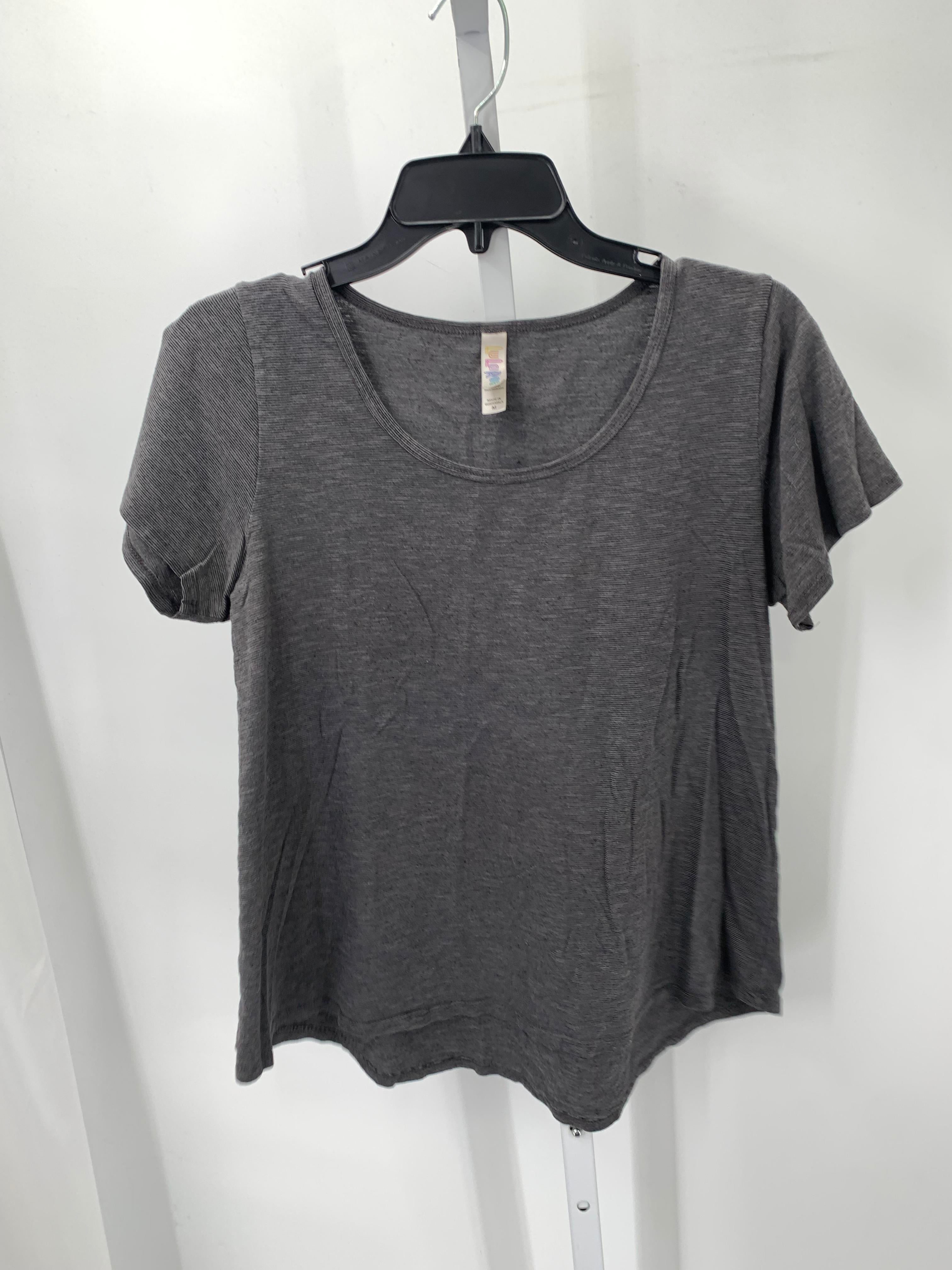 Lularoe Size Medium Misses Short Sleeve Shirt