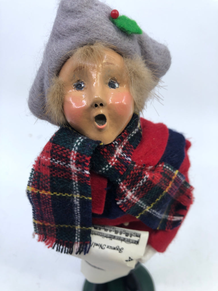 BYERS' CHOICE LITTLE BOY W PLAID SCARF-1995.