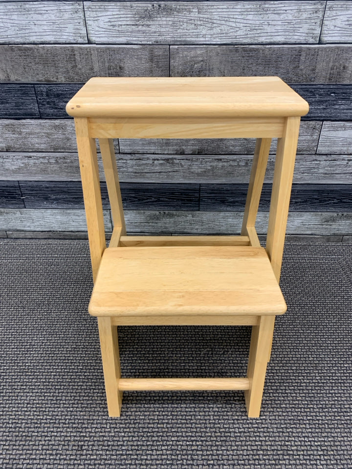 LT WOOD FOLDING STEP STOOL.