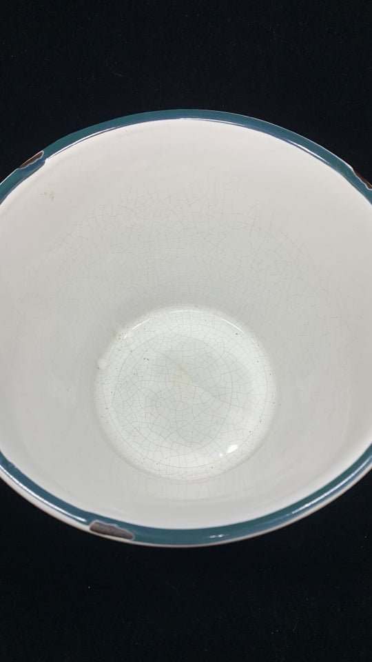 HEAVY WHITE DISTRESSED BUCKET W/ HANDLE GREEN RIM.