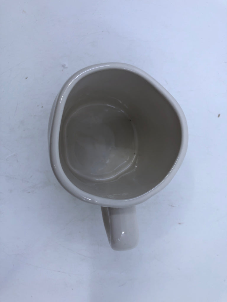 WHITE MR MUG.