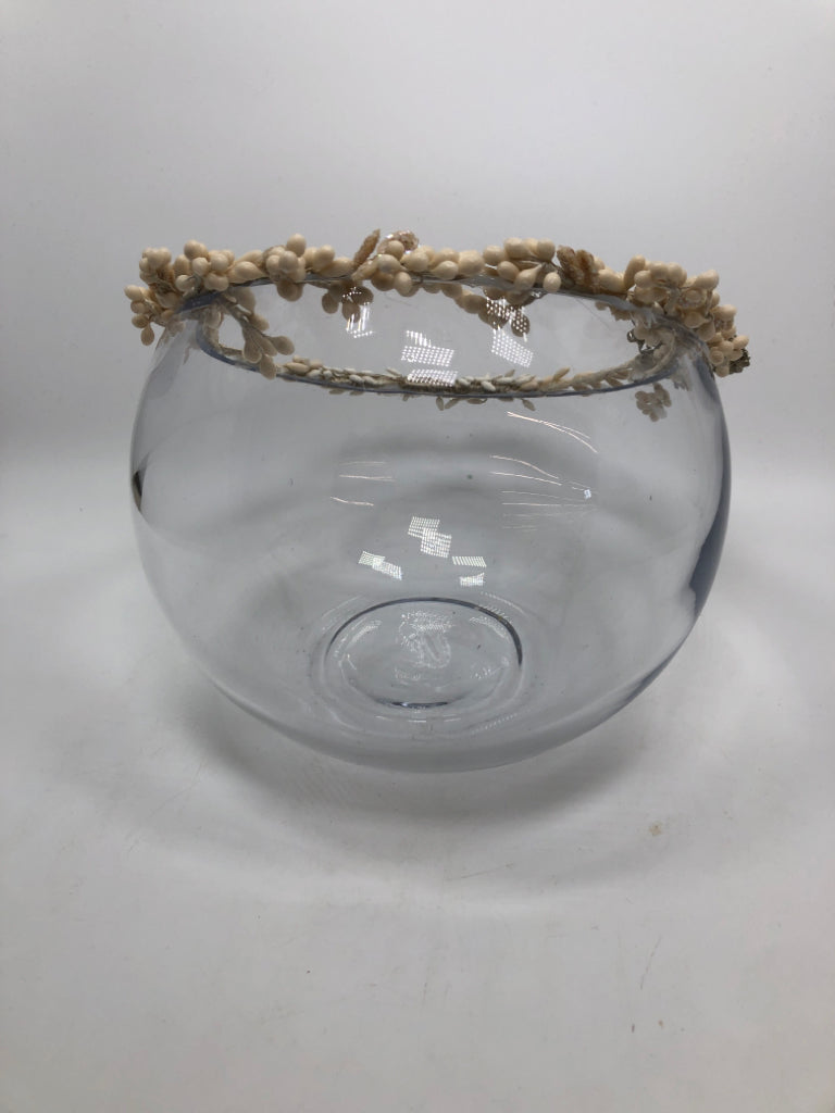 WHITE PIP GLASS BOWL W/GEM.