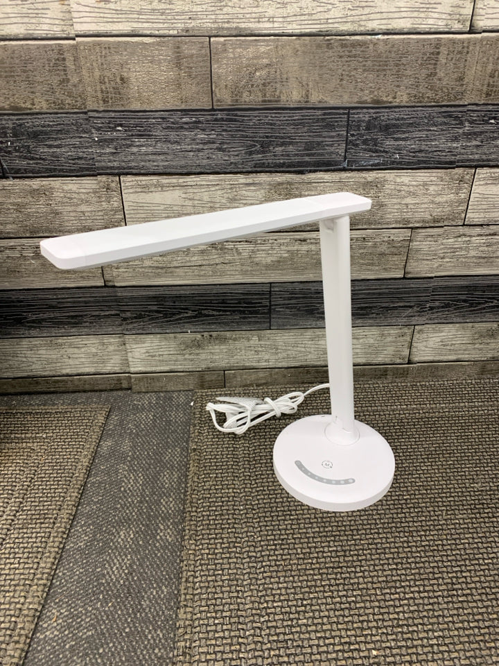 LED DESK LAMP