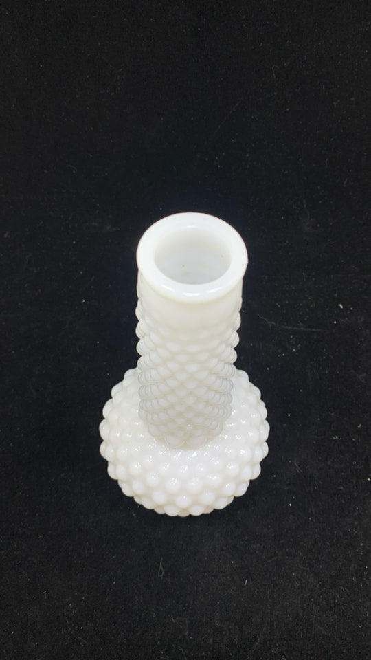 VTG HOBNAIL MILK GLASS BUD VASE.