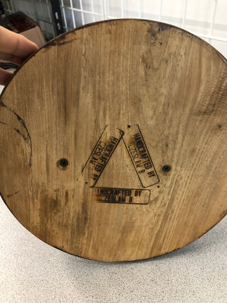ABSTRACT WOOD FLAME DECOR.