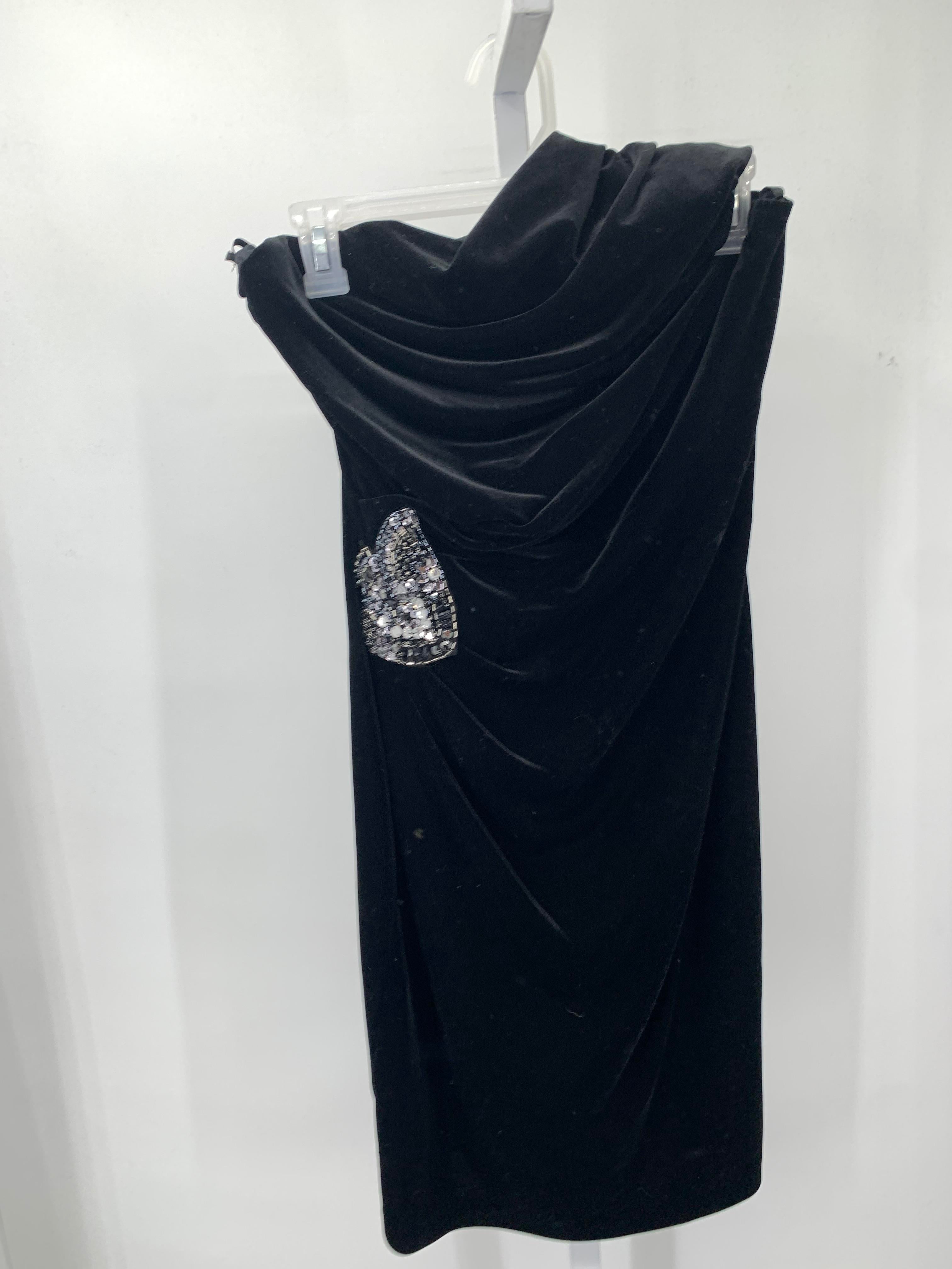 Xscape Size 4 Juniors Sleeveless Dress